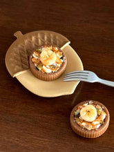 Handmade Miniature Props for BJD/Blythe/Obitsu, Caramel Nut Banana Tart