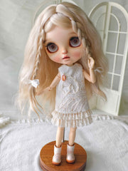 White Pure Lace Blythe Outfit On Doll Display | ToastDoll