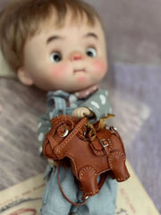 Brown Leather Horse Handmade Blythe Bags On Doll Display | ToastDoll