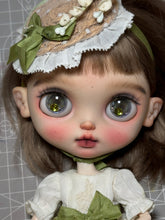 Green Crystal Blythe Eyechips On Doll Display | ToastDoll