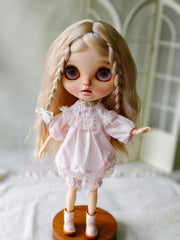 Pastel Macaron Lace Blythe Outfit Half Body Shot | ToastDoll