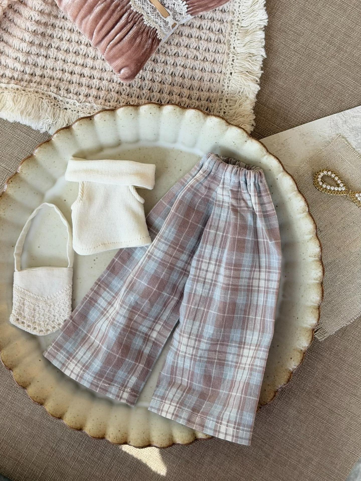 Casual Plaid Blythe 1/6 BJD Set Flat Lay | ToastDoll