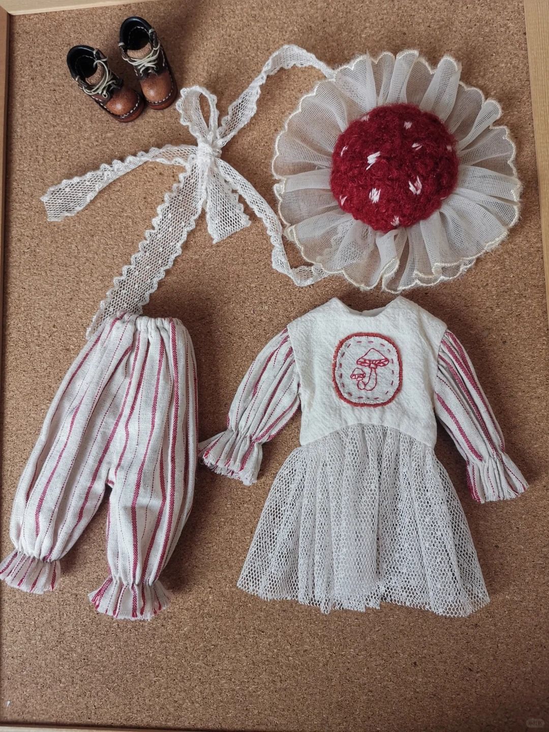 Embroidered Mushroom Blythe BJD Set - Handmade Doll Clothes - ToastDoll