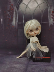 Wasteland Ballet Blythe BJD Set On Doll Display | ToastDoll