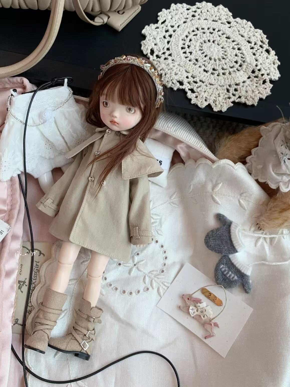 Vintage Cape Blythe BJD Trench Coat - Handmade Doll Clothes - ToastDoll