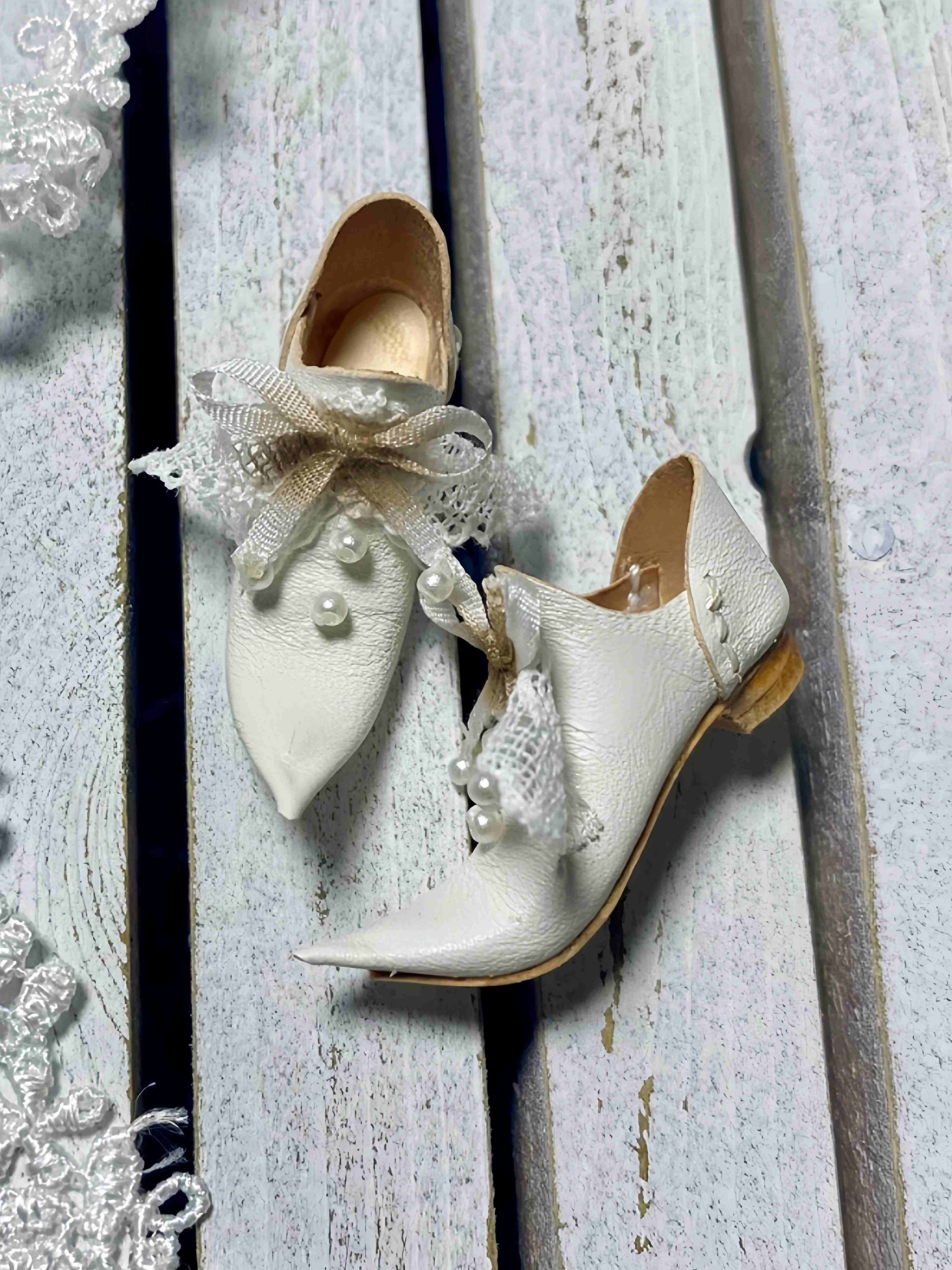 Midnight Witchy Pointed Blythe Boots - Handmade Doll Shoes - ToastDoll
