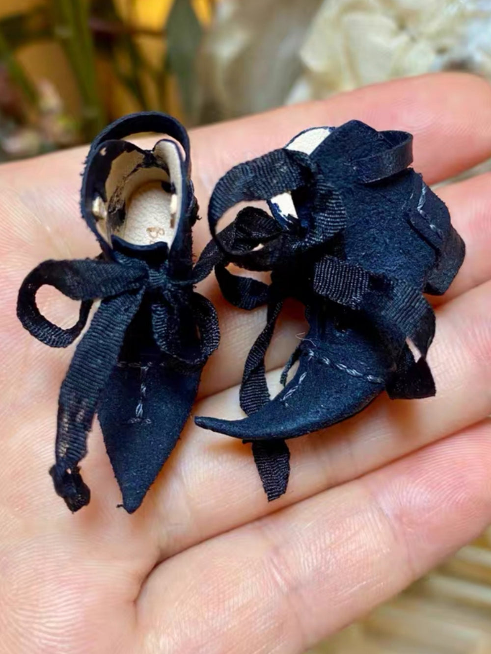 Midnight Witchy Pointed Blythe Boots Close-up | ToastDoll