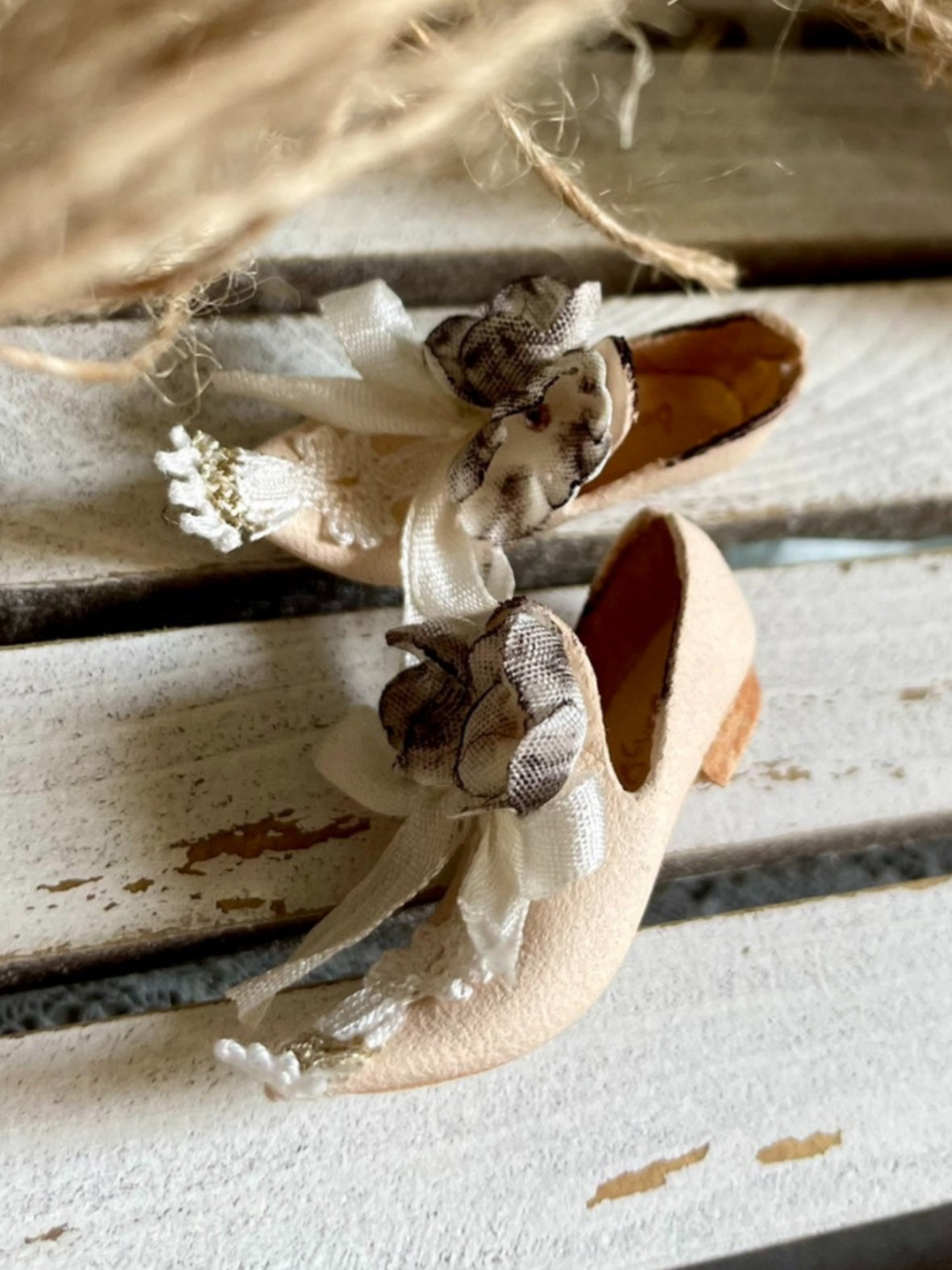 Sweet Flower Bead Blythe Flats Side View | ToastDoll
