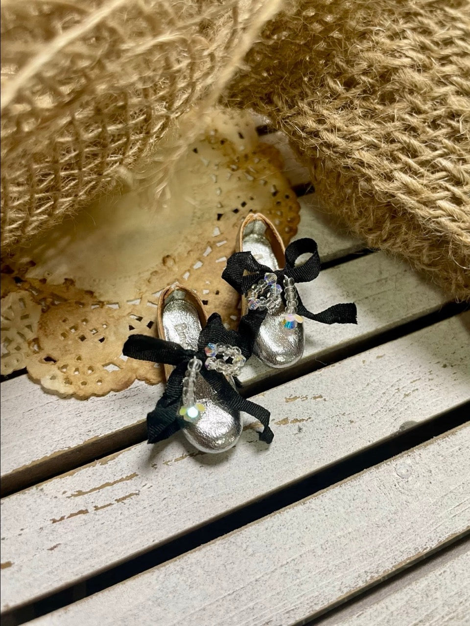 Bow Beaded Leather Blythe Flats - Handmade Doll Shoes - ToastDoll