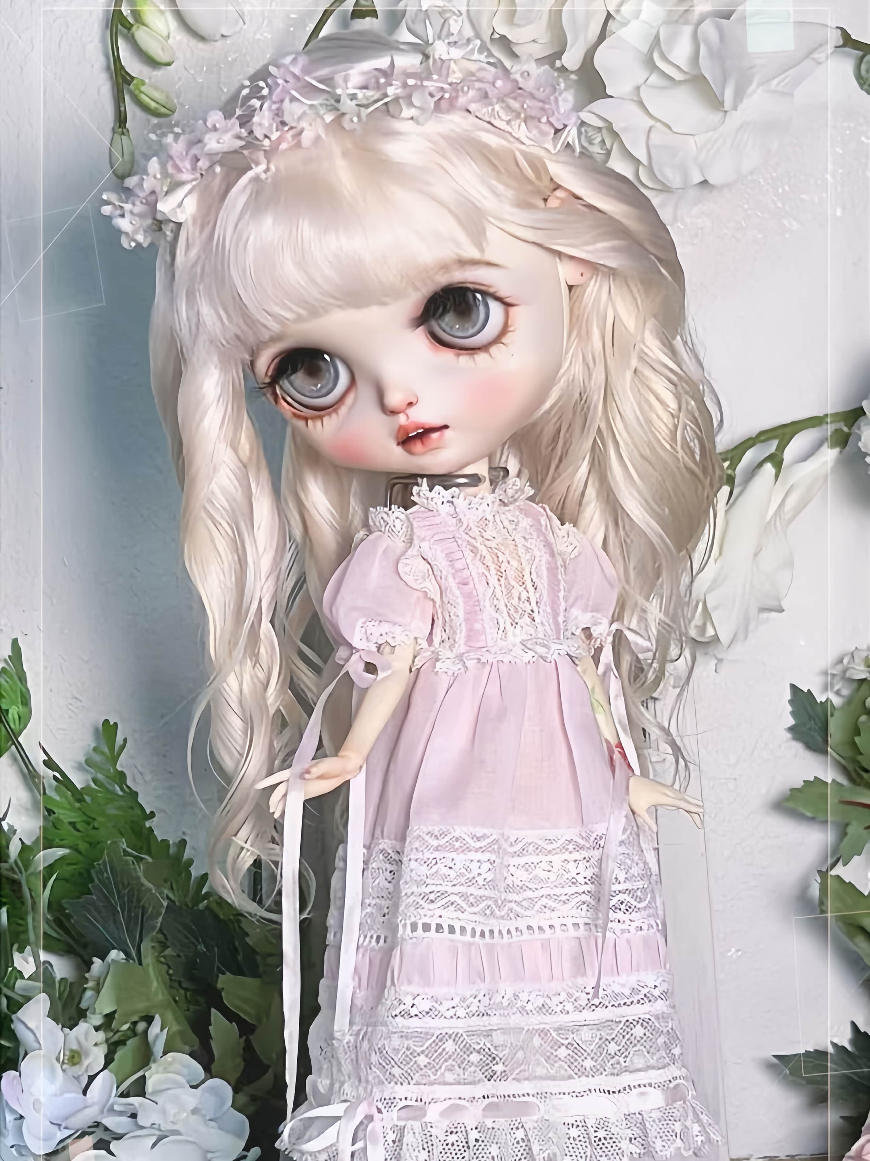 Blooming Lilac Blythe Dress Set Half Body Shot | ToastDoll