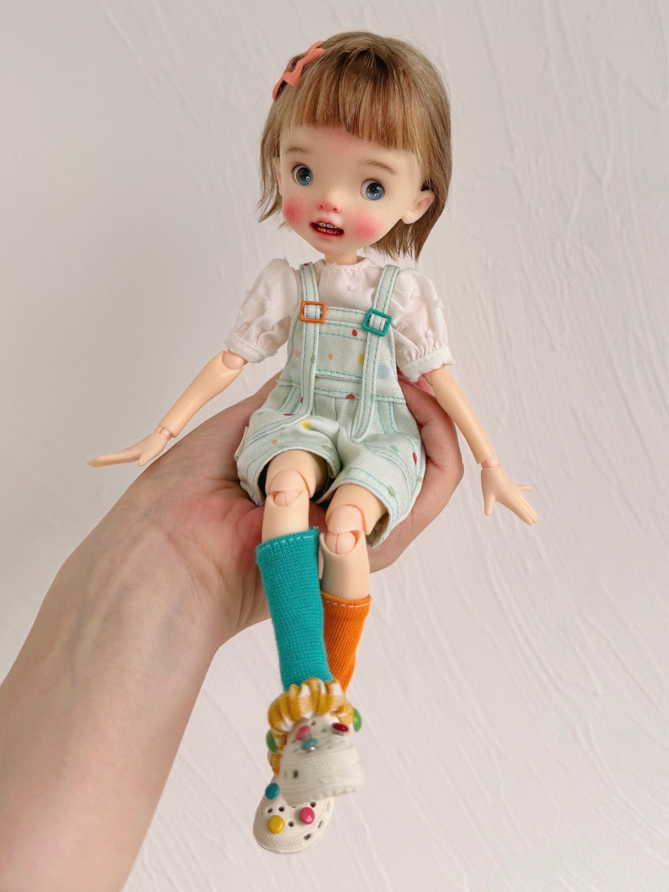 Green Color Pop Overalls Blythe BJD Set On Doll Display | ToastDoll