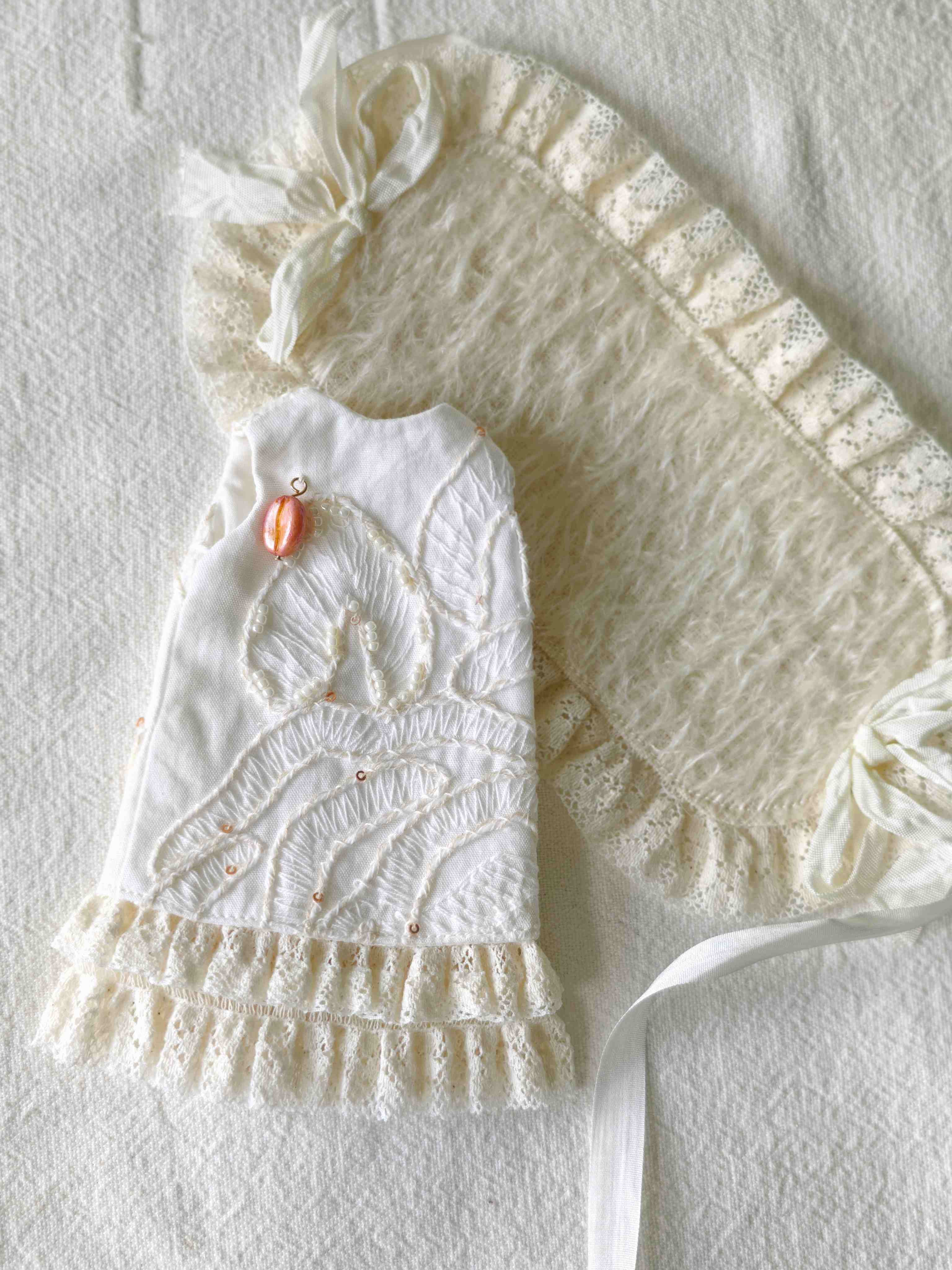 White Pure Lace Blythe Outfit Flat Lay | ToastDoll
