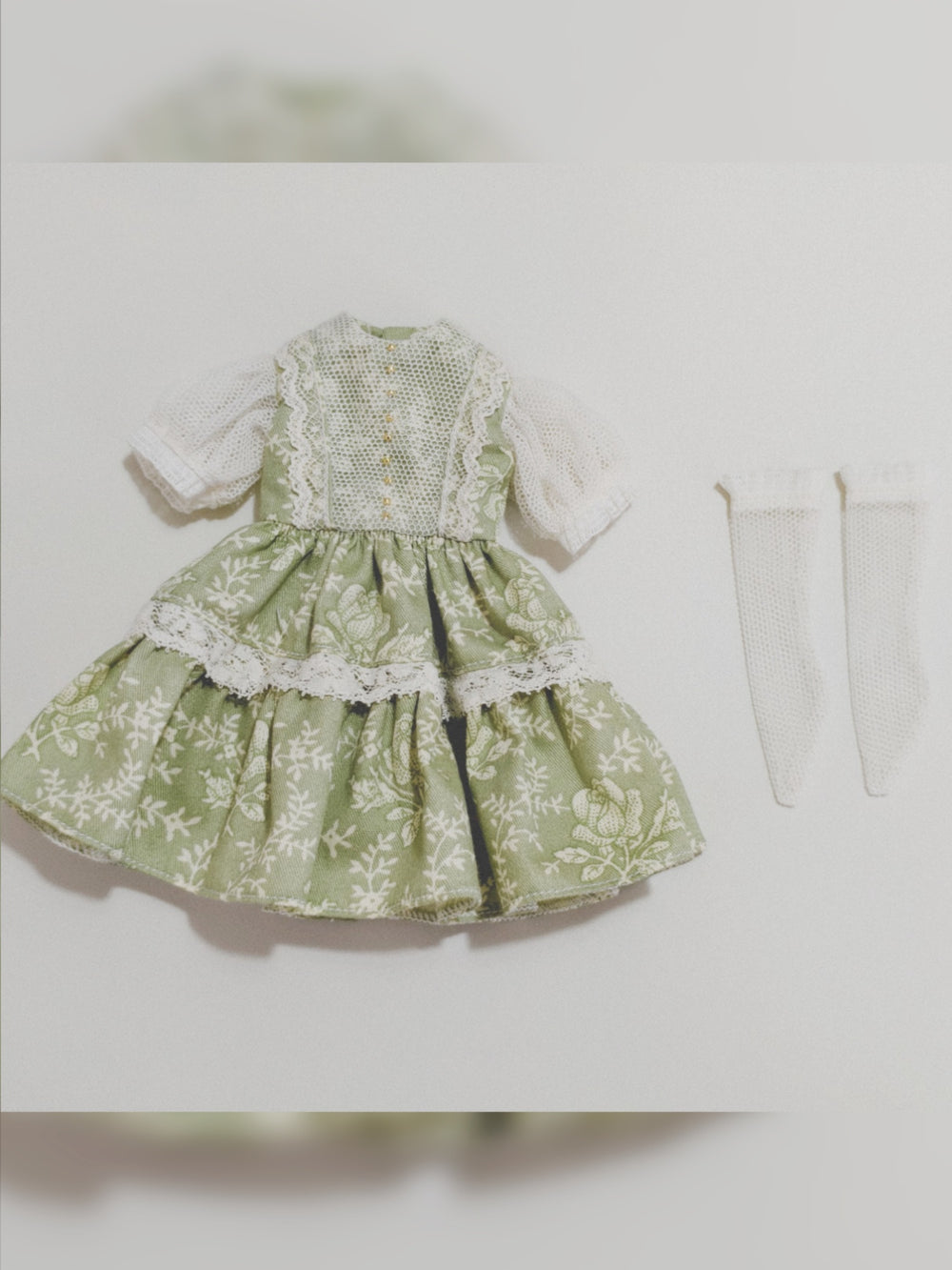 Green Floral Lace Blythe Outfit Flat Lay | ToastDoll