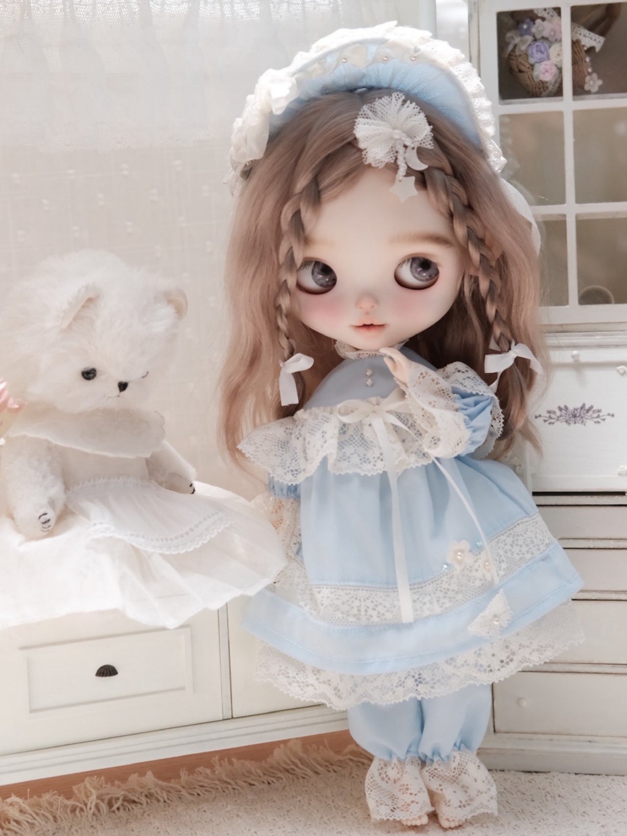 Ethereal Dreamy Lace Blythe Long Light-Blue Outfit | ToastDoll