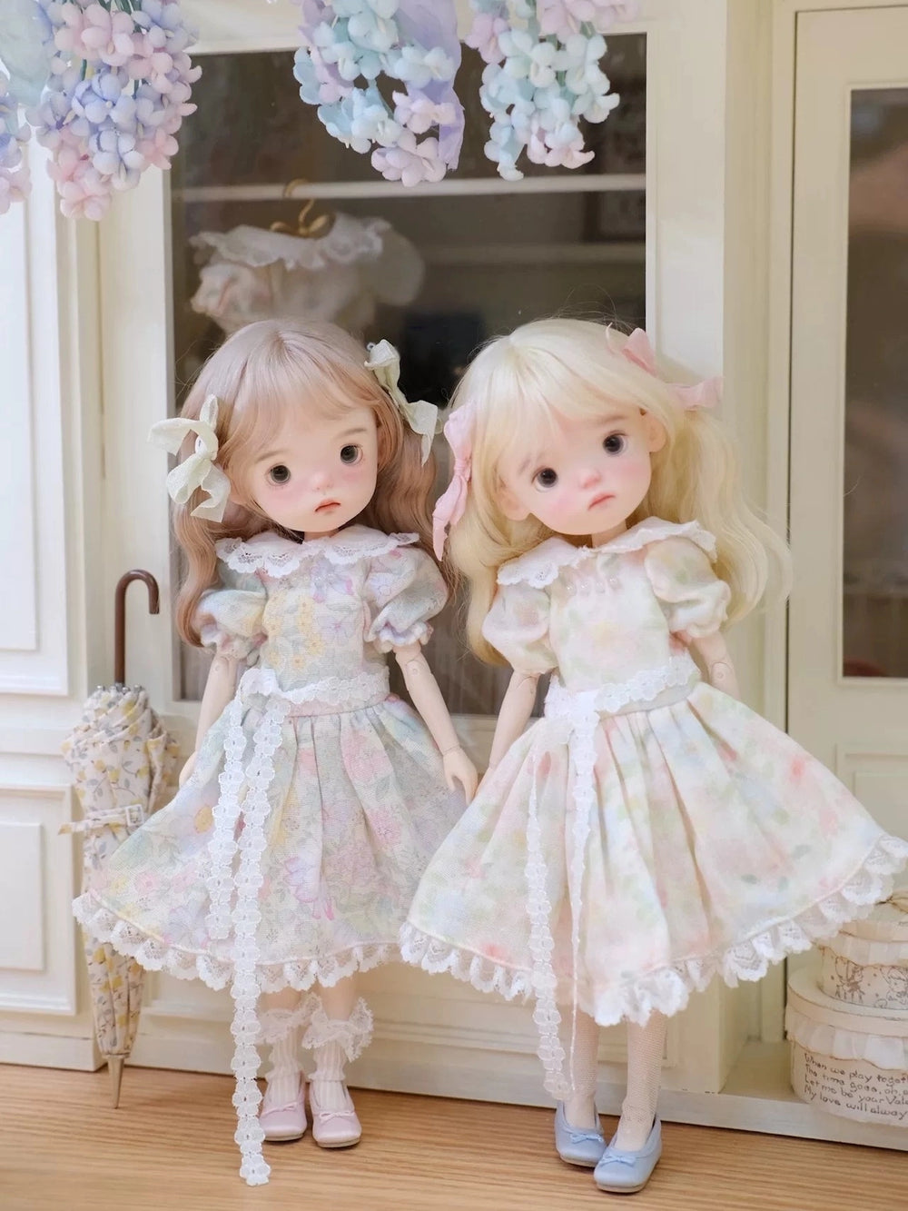 Apron Floral Blythe 1/6 BJD Set On Doll Display | ToastDoll