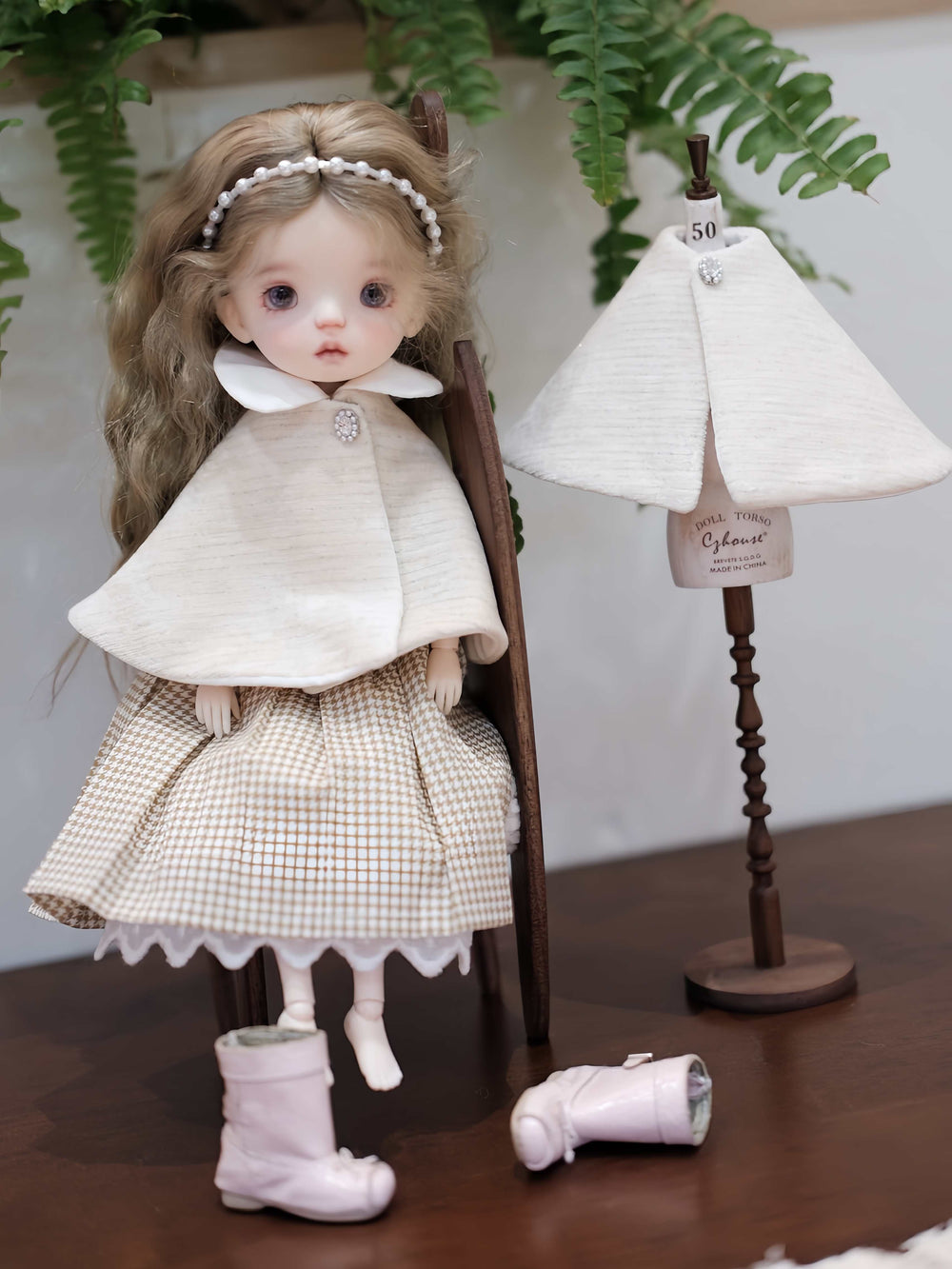 Bunny Houndstooth Blythe 1/6 BJD Set On Doll Display | ToastDoll