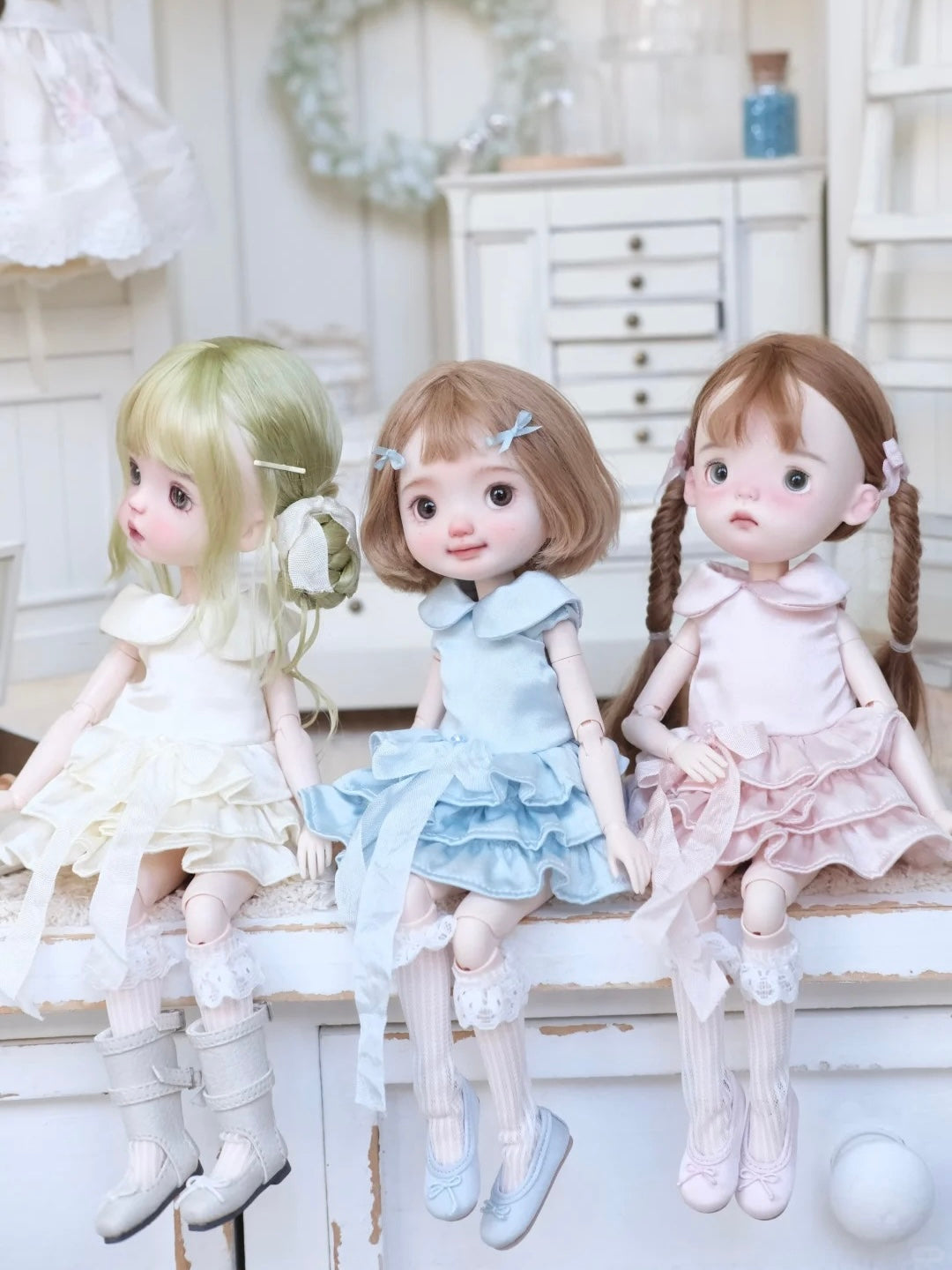 Elegant Silk Tiered Blythe BJD Dress - Handmade Doll Clothes - ToastDoll⁠