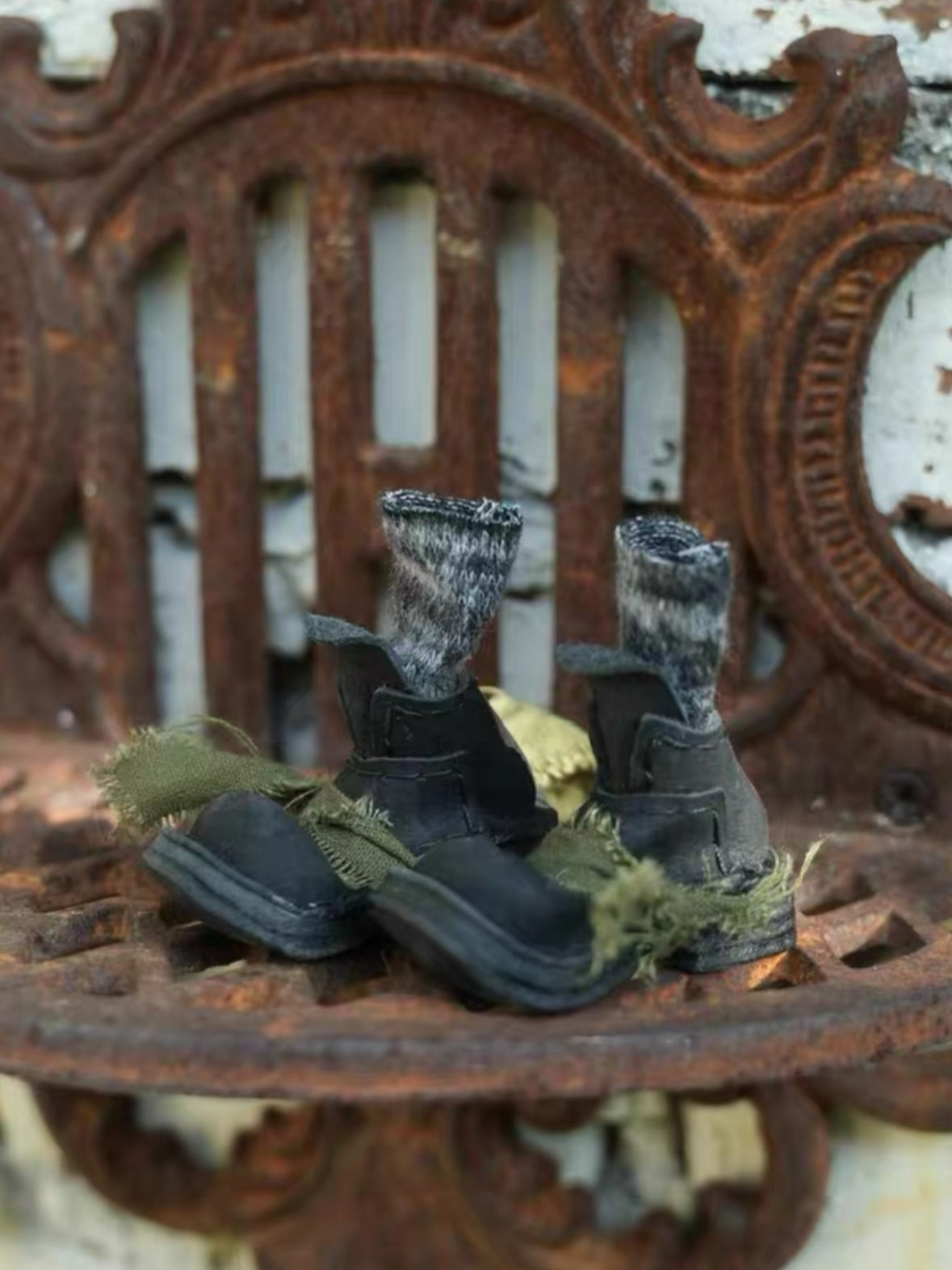 Handmade Shoes for Blythe/Obitsu, Distressed Hobo Round Toe Boots