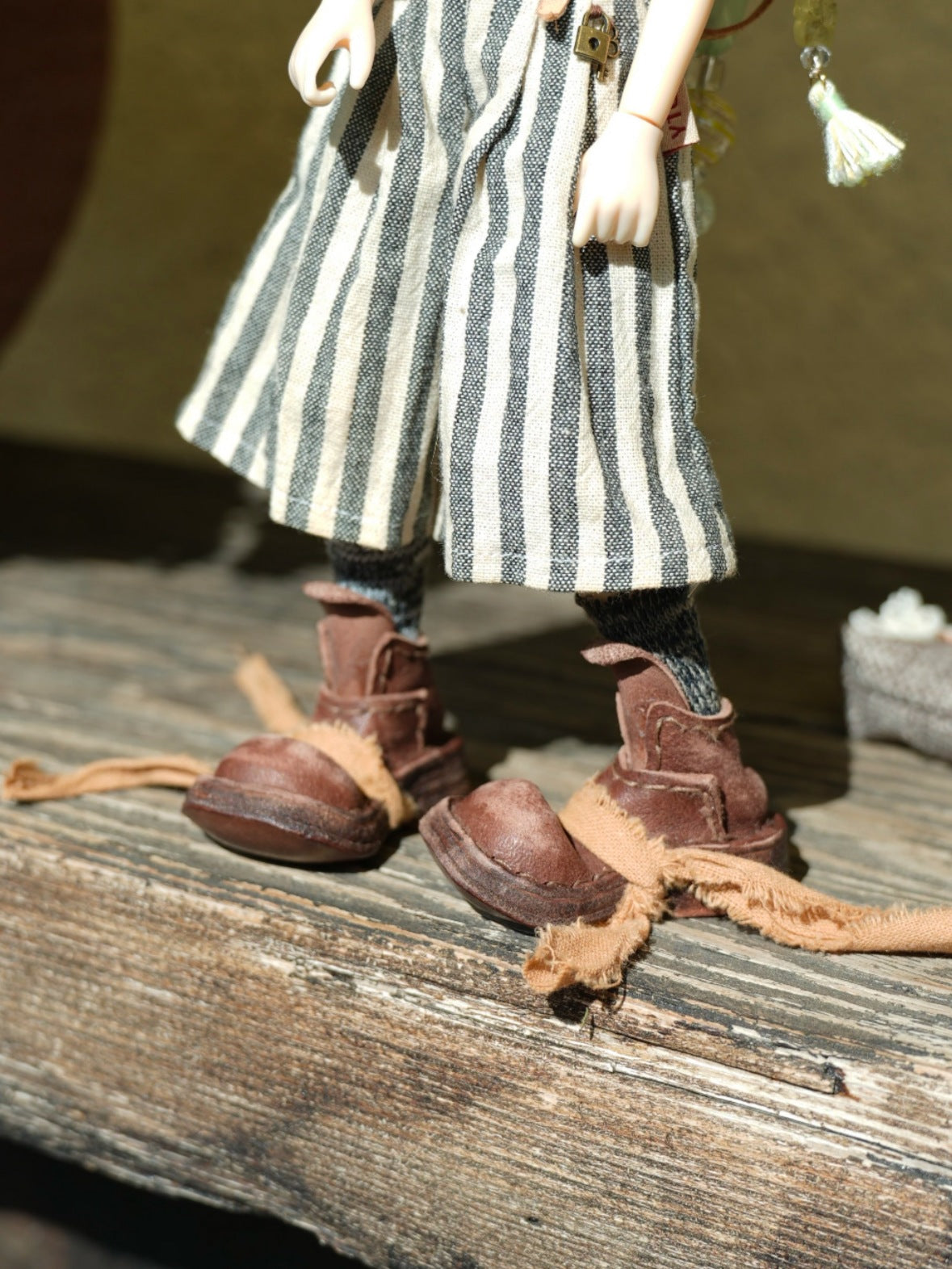 Handmade Shoes for Blythe/Obitsu, Distressed Hobo Round Toe Boots