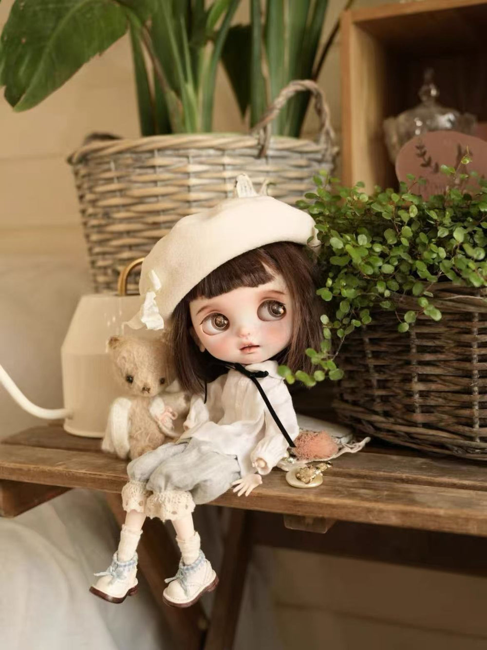 Blue Antique Tea Party Blythe Boots On Doll Display | TastDoll