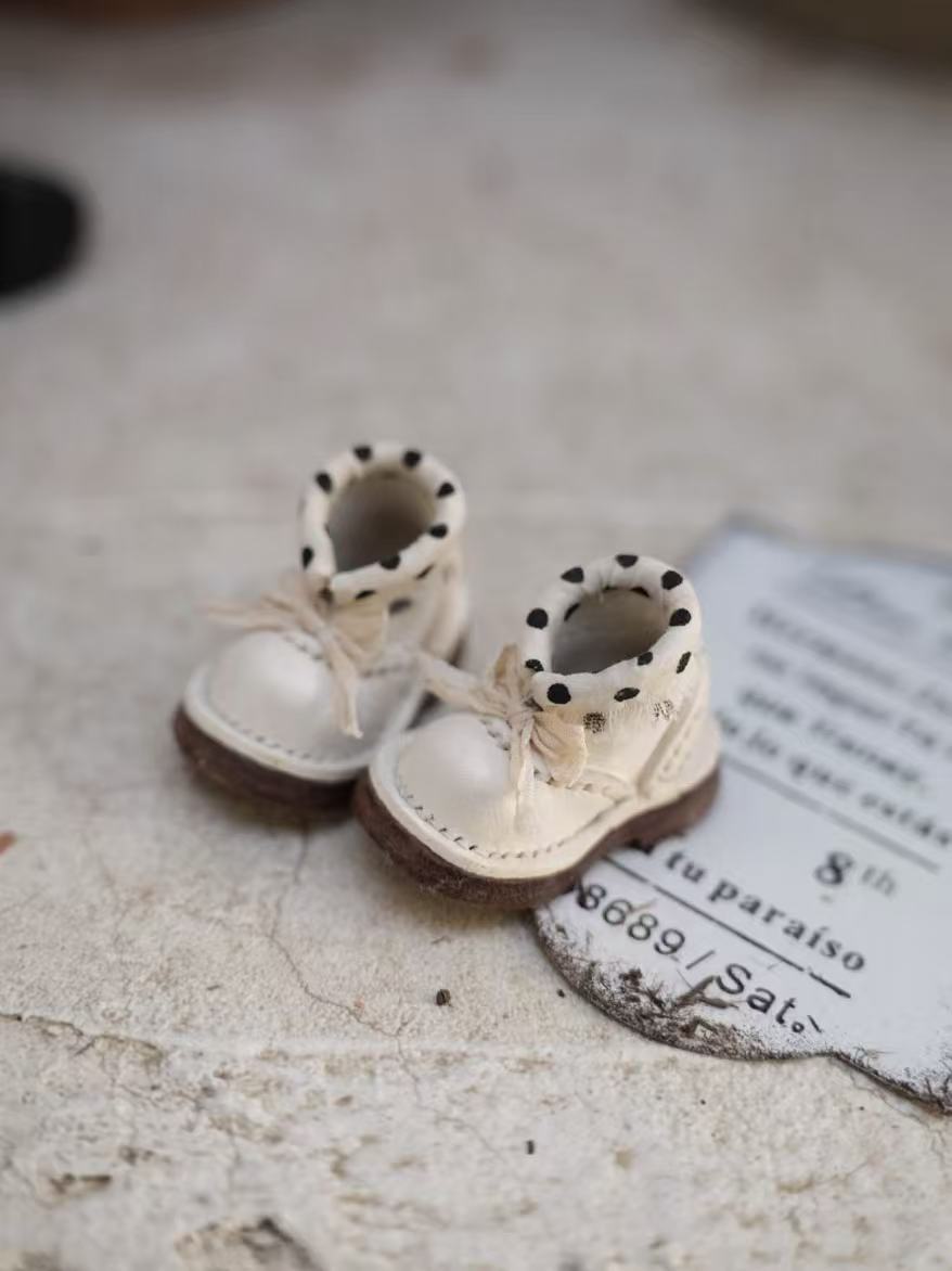 White Dot Antique Tea Party Blythe Boots | TastDoll