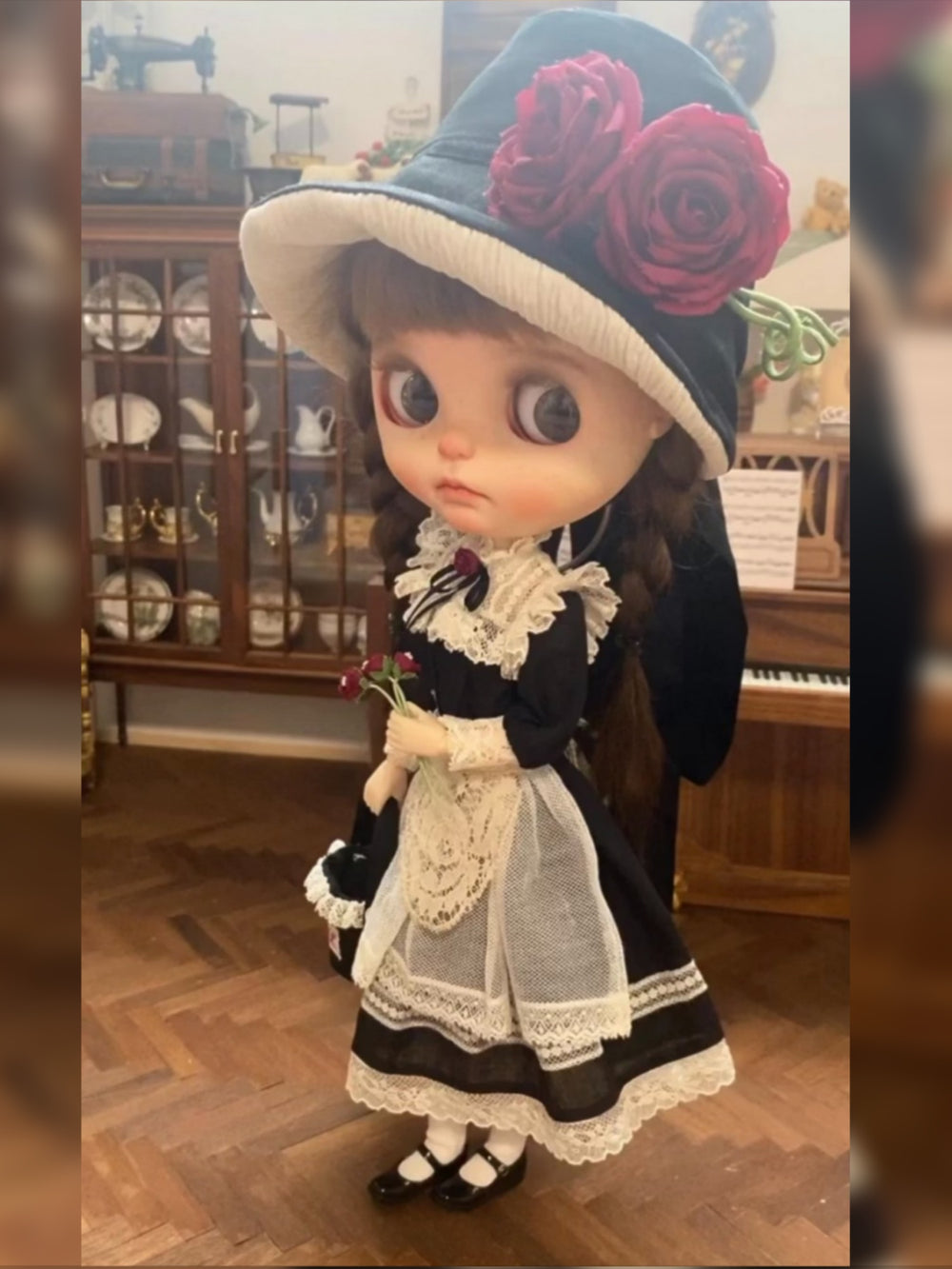 Victorian Black Blythe Dress Set On Doll Display | ToastDoll