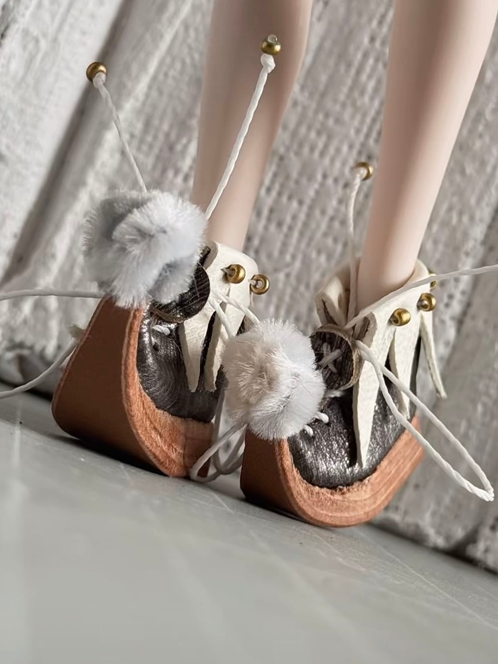 Collar Jester Blythe Footwear - Handmade Doll Shoes - ToastDoll