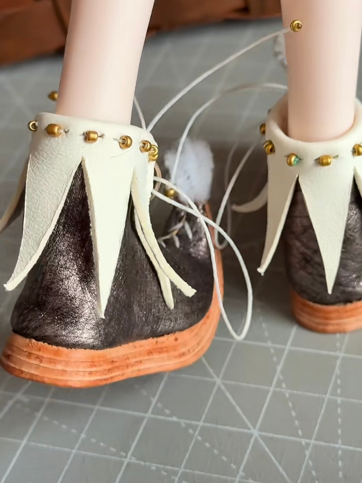 Collar Jester Blythe Footwear - Handmade Doll Shoes - ToastDoll