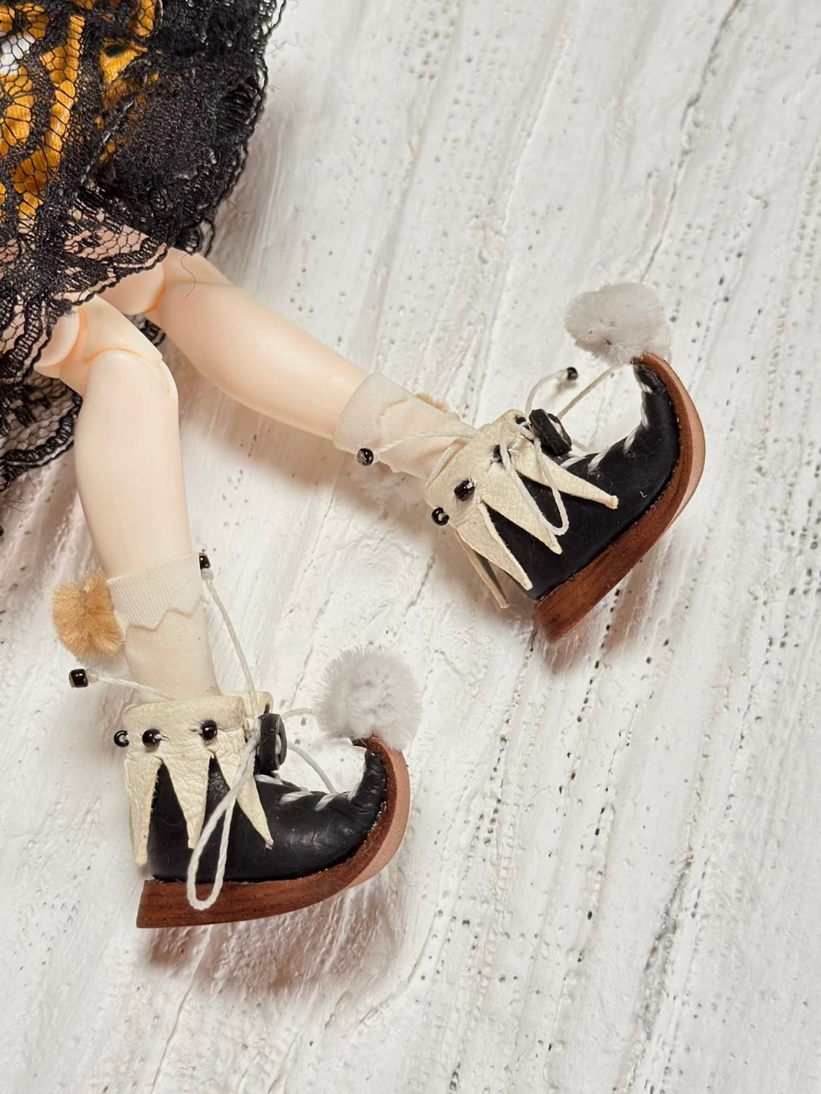 Collar Jester Blythe Footwear - Handmade Doll Shoes - ToastDoll