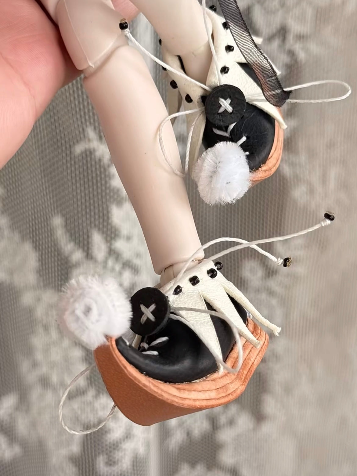 Collar Jester Blythe Footwear - Handmade Doll Shoes - ToastDoll