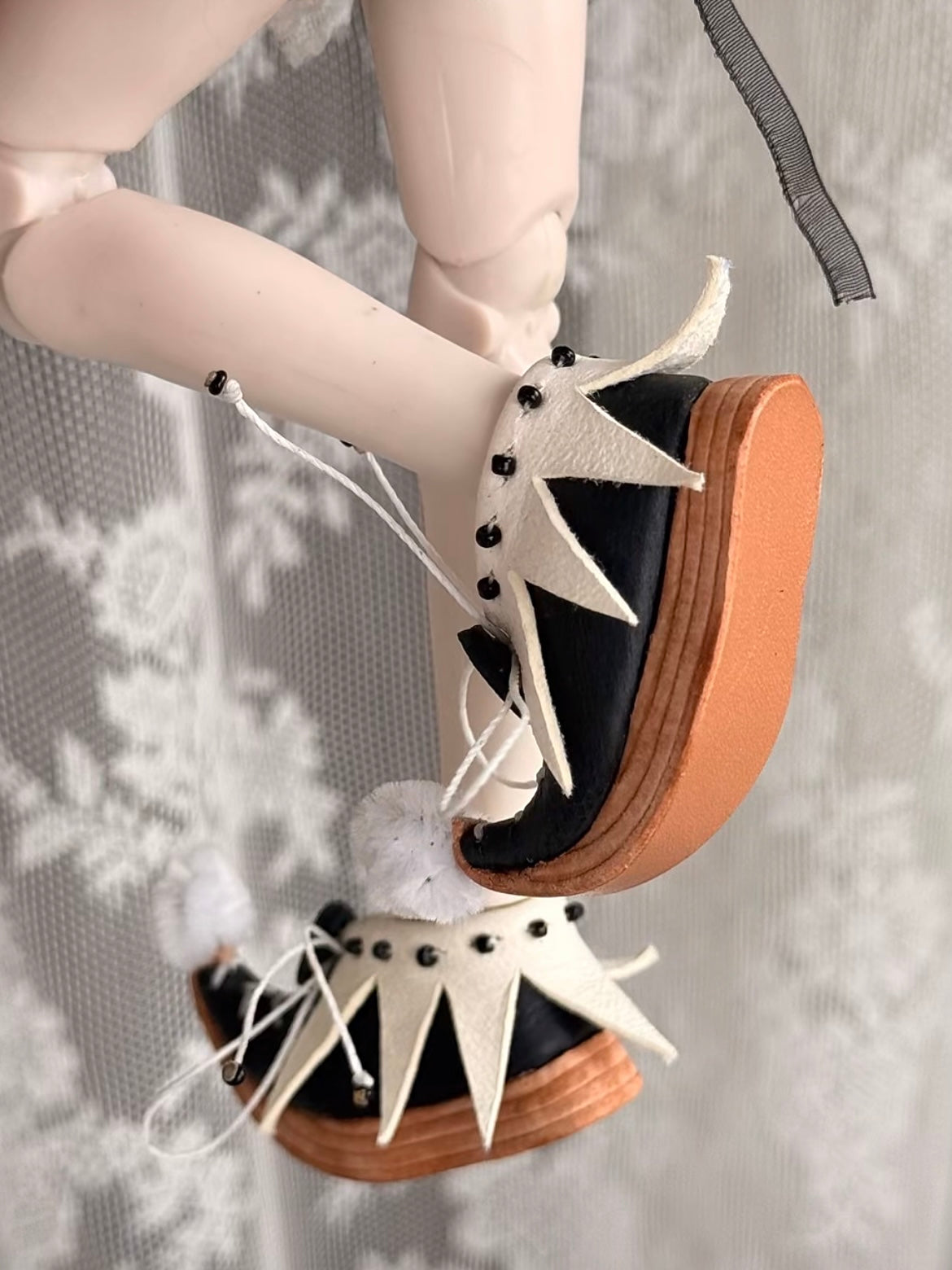 Collar Jester Blythe Footwear - Handmade Doll Shoes - ToastDoll