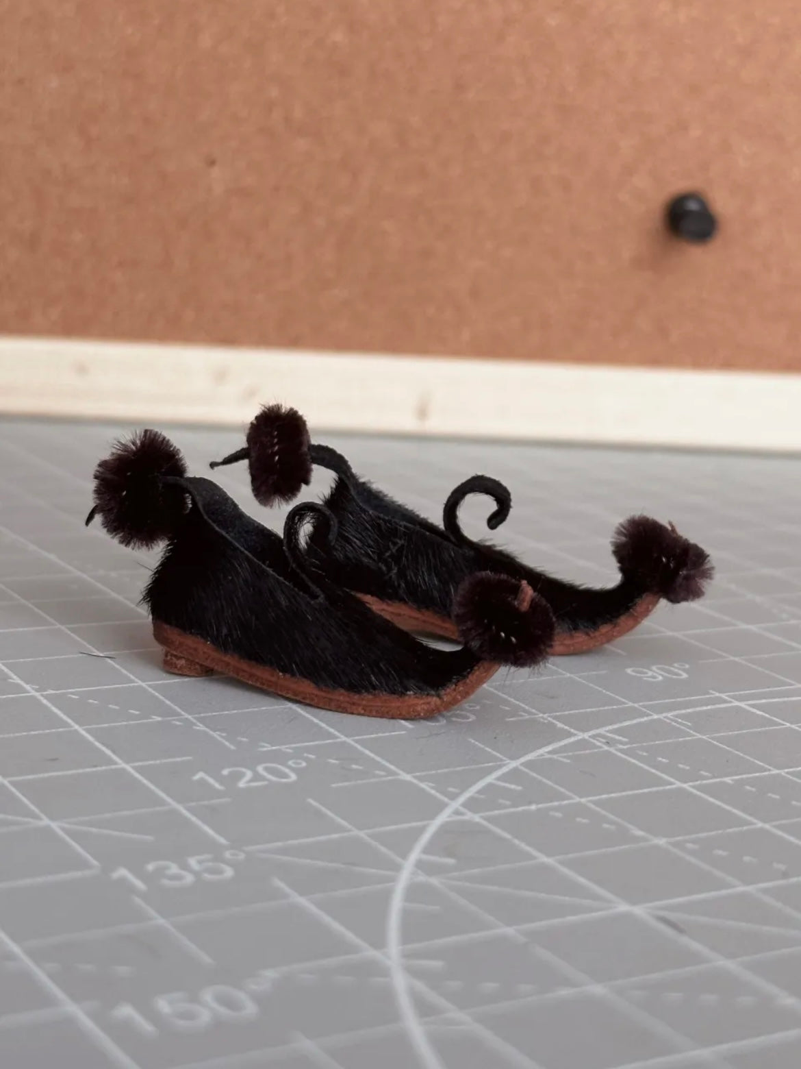 Curved Jester Blythe Footwear - Handmade Doll Shoes - ToastDoll