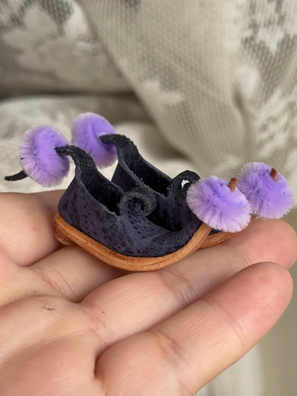 Curved Jester Blythe Footwear - Handmade Doll Shoes - ToastDoll
