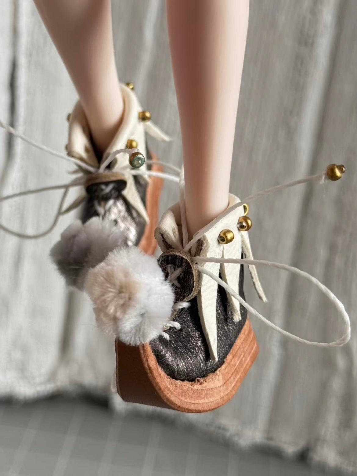 Collar Jester Blythe Footwear - Handmade Doll Shoes - ToastDoll