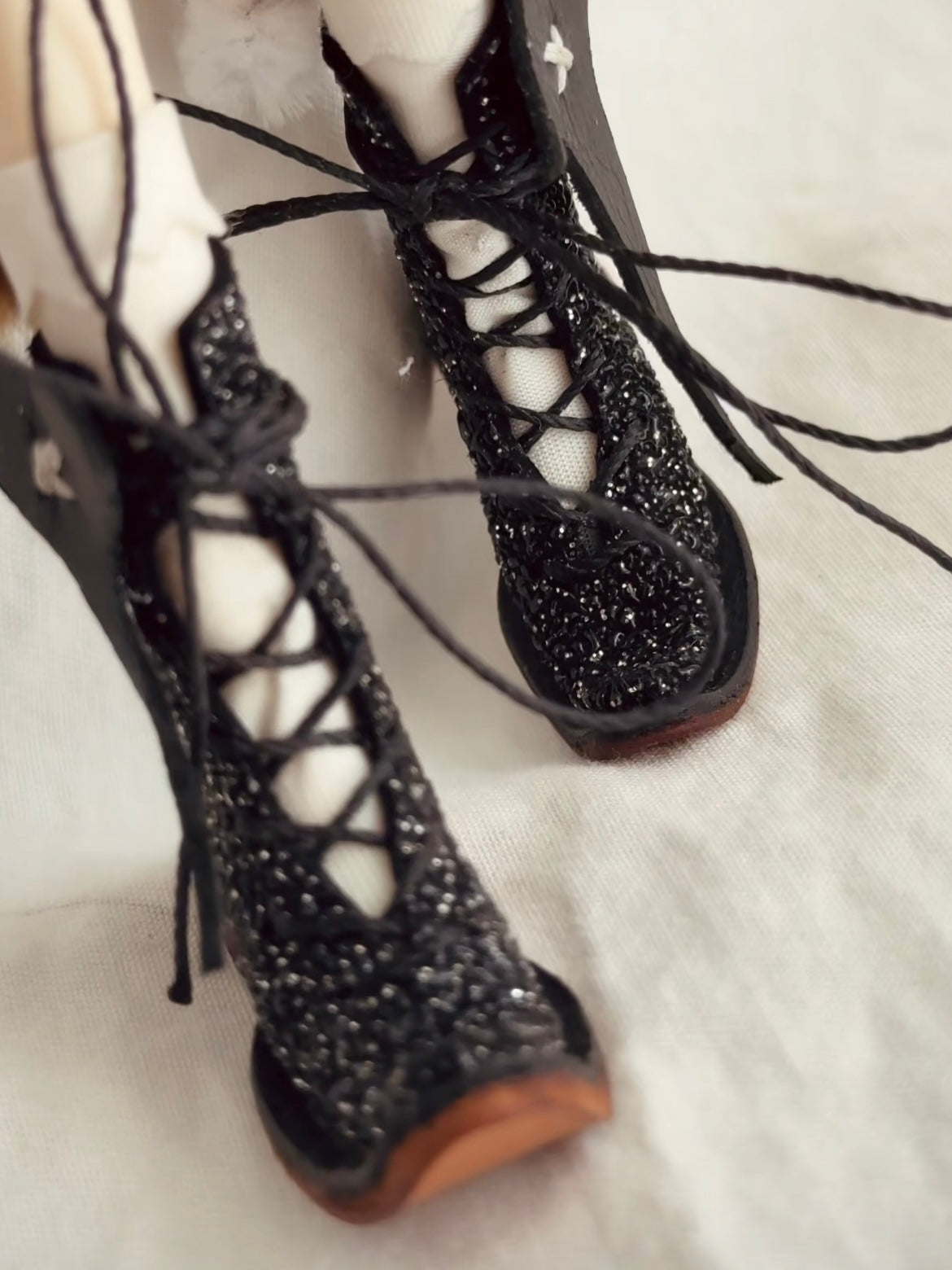 Upturned Toe Strap Blythe Boots - Handmade Doll Shoes - ToastDoll