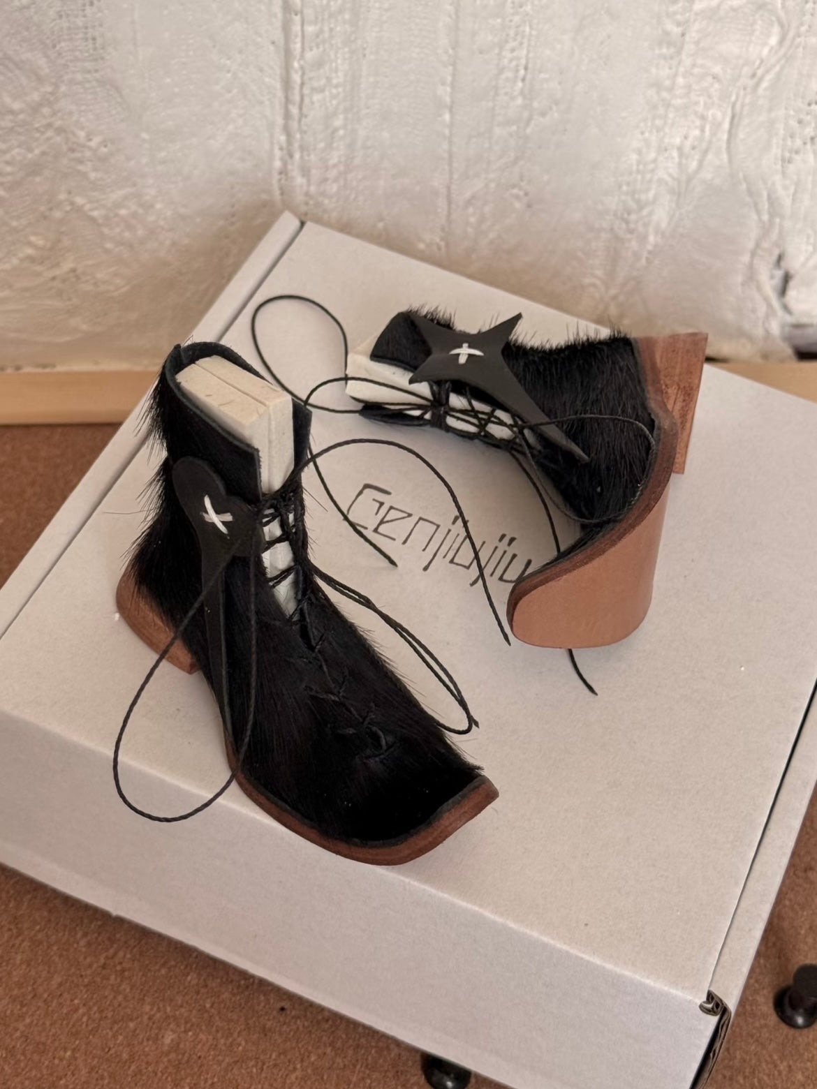 Upturned Toe Strap Blythe Boots - Handmade Doll Shoes - ToastDoll
