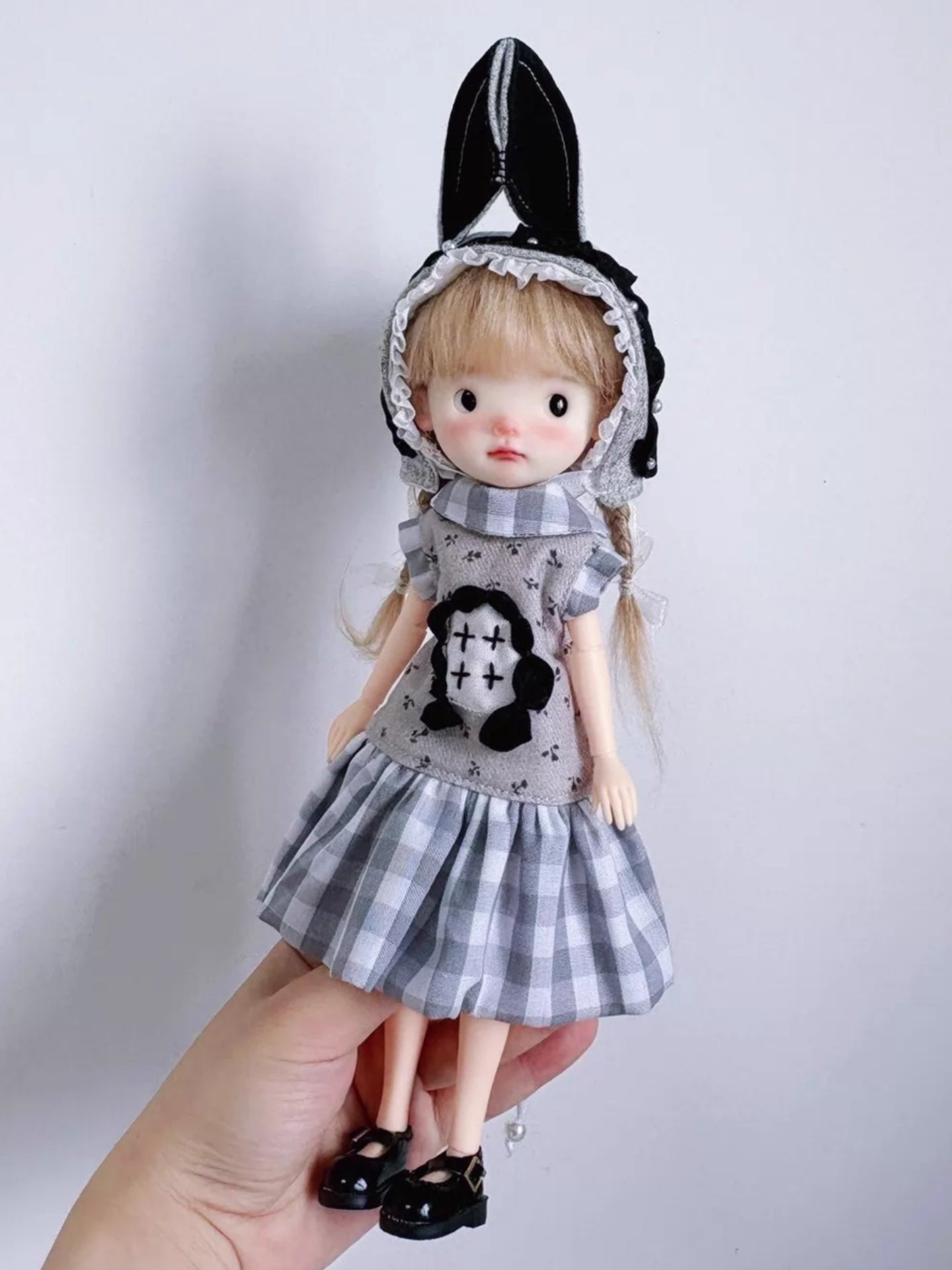 Bunny Plaid Blythe 1/6 BJD Grey Set On Doll Display | ToastDoll