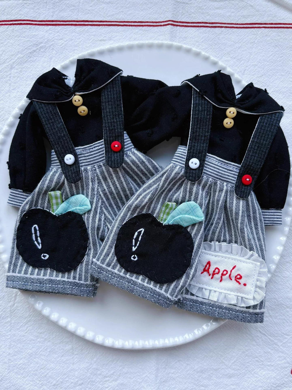 Cute Apple Dog Blythe Set Close-up | ToastDoll
