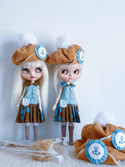 Caramel Preppy Blythe Set On Doll Display | ToastDoll