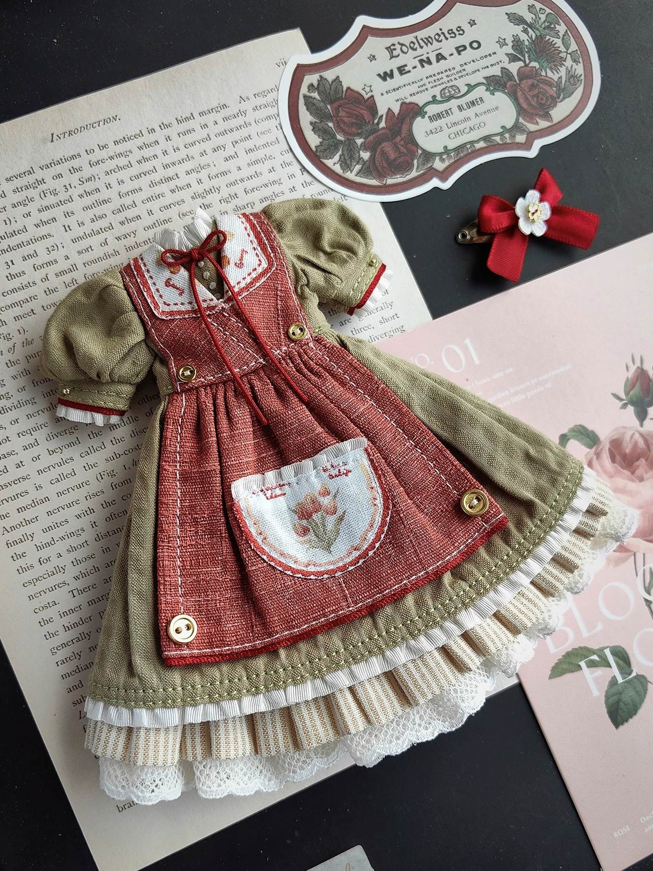 Red Green Rustic Blythe BJD Set Flat Lay | ToastDoll
