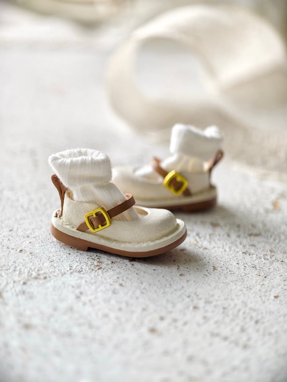 White Vintage Round Toe Blythe Handmade Shoes | ToastDoll