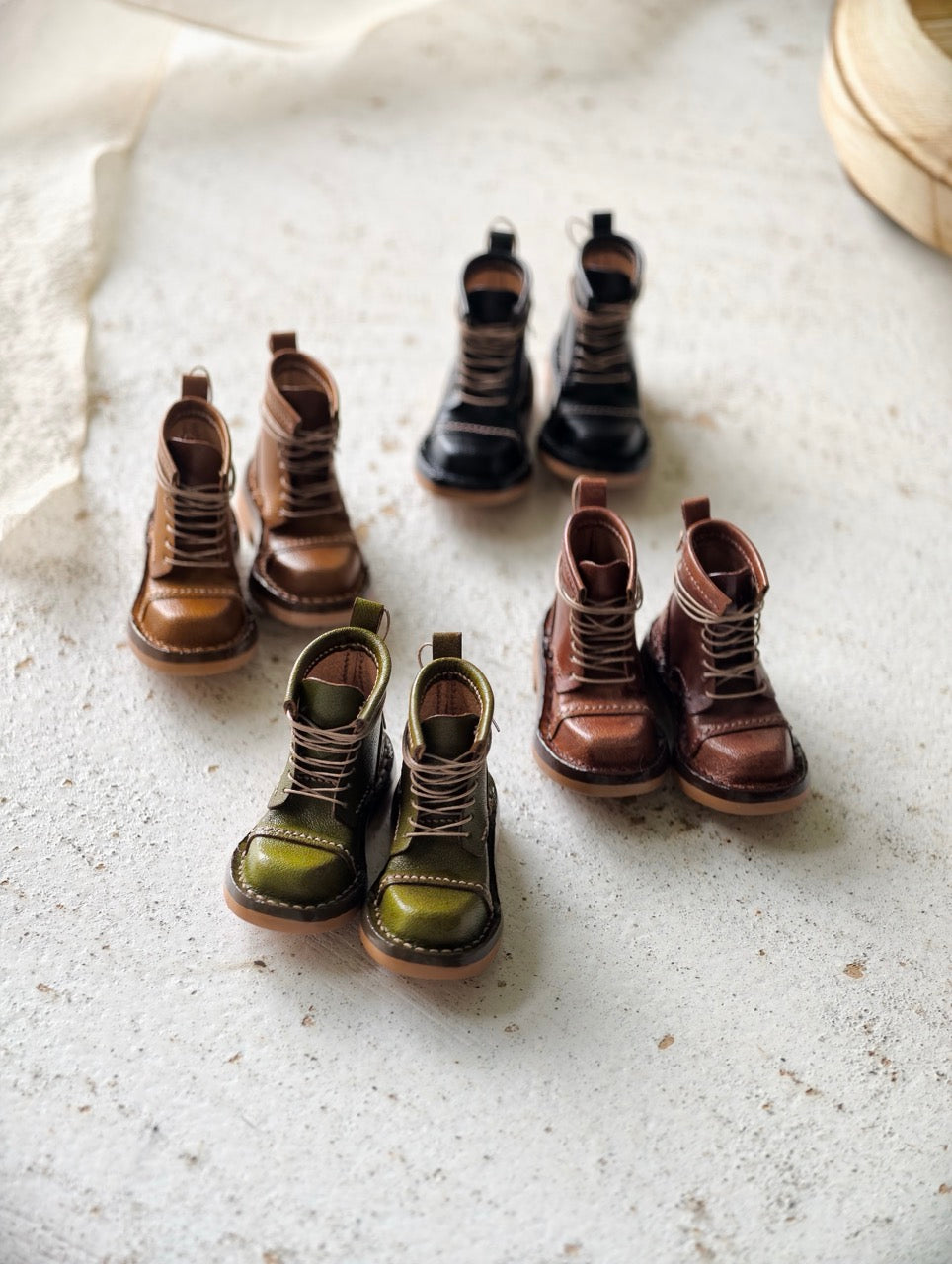 [IN STOCK] Vintage Leather Blythe Boots - Handmade Doll Shoes - ToastDoll