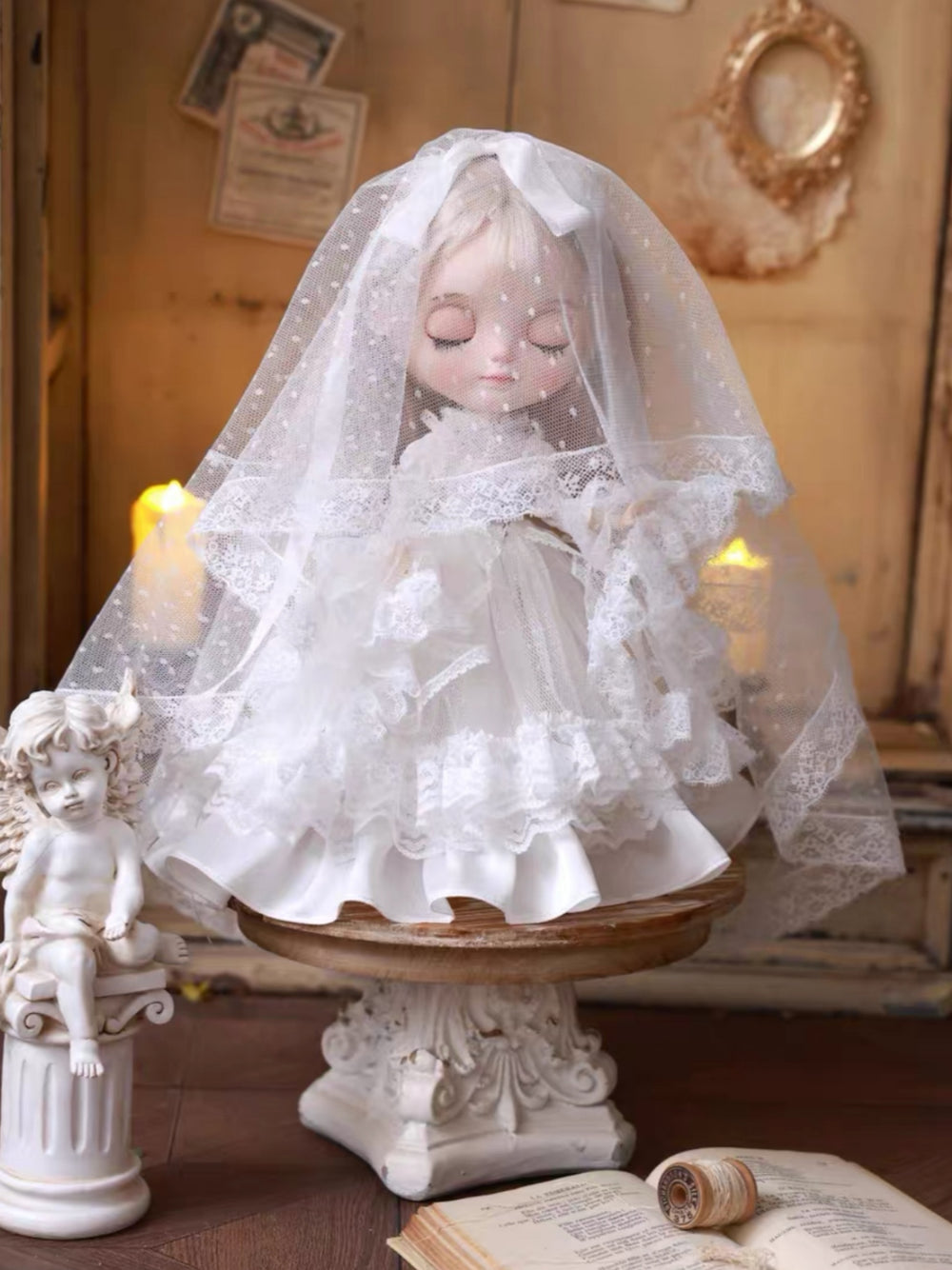 White Wedding Blythe Outfit On Doll Display | ToastDoll