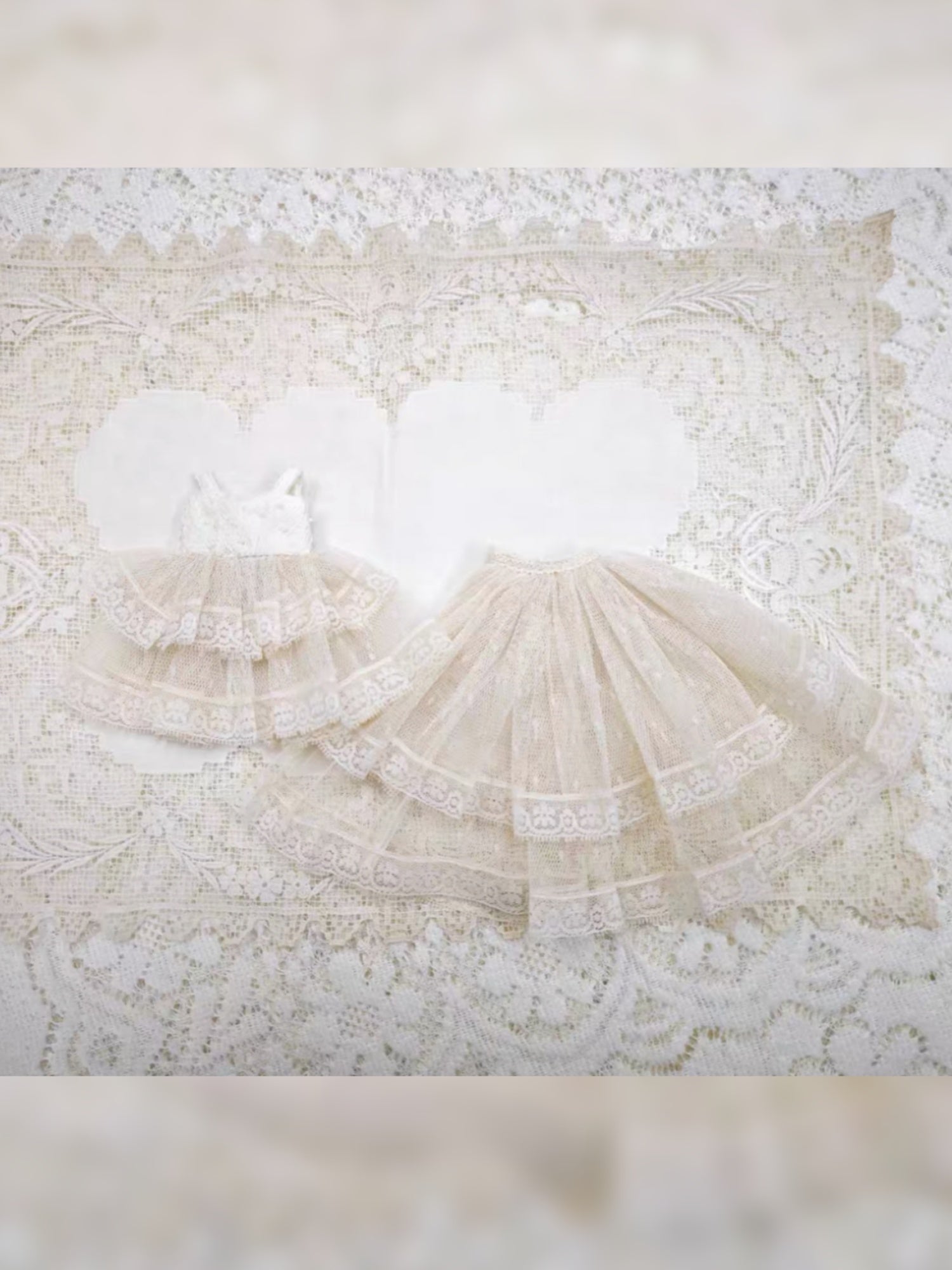 Creamy Tiered Lace Blythe Dress - Handmade Doll Clothes - ToastDoll
