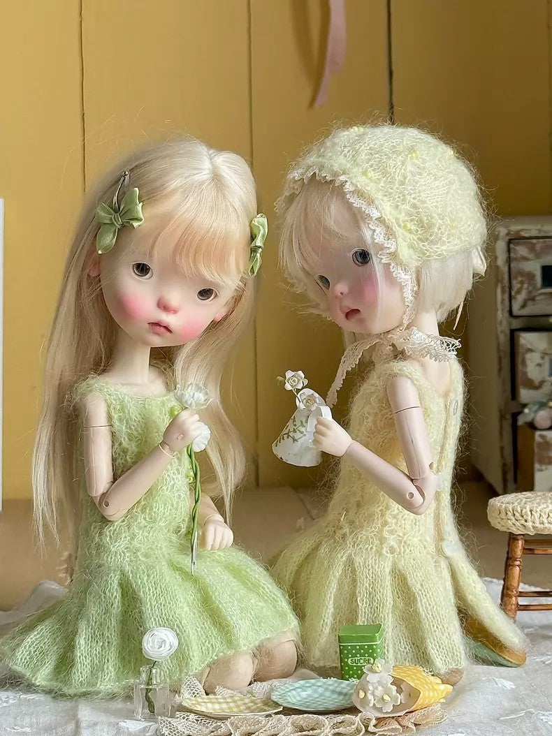Green Yellow Knit BJD Dress Set On Doll Display | ToastDoll