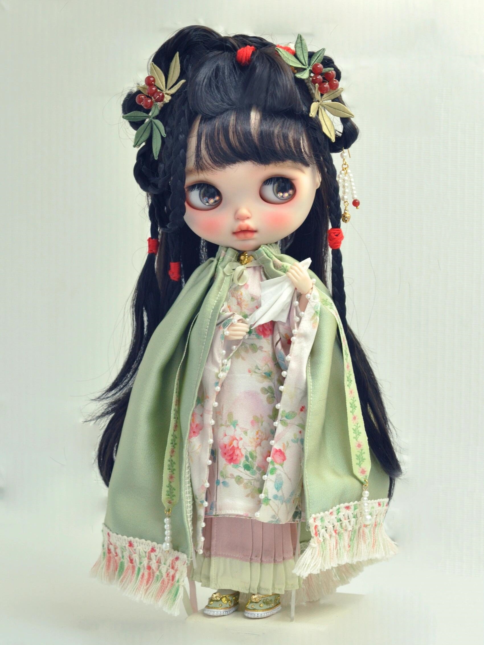 Floral Poet Hanfu Blythe BJD Outfit On Doll Display | ToastDoll
