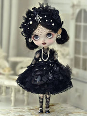 Luxury Elegant Noir Blythe Gown Set On Doll Display | ToastDoll
