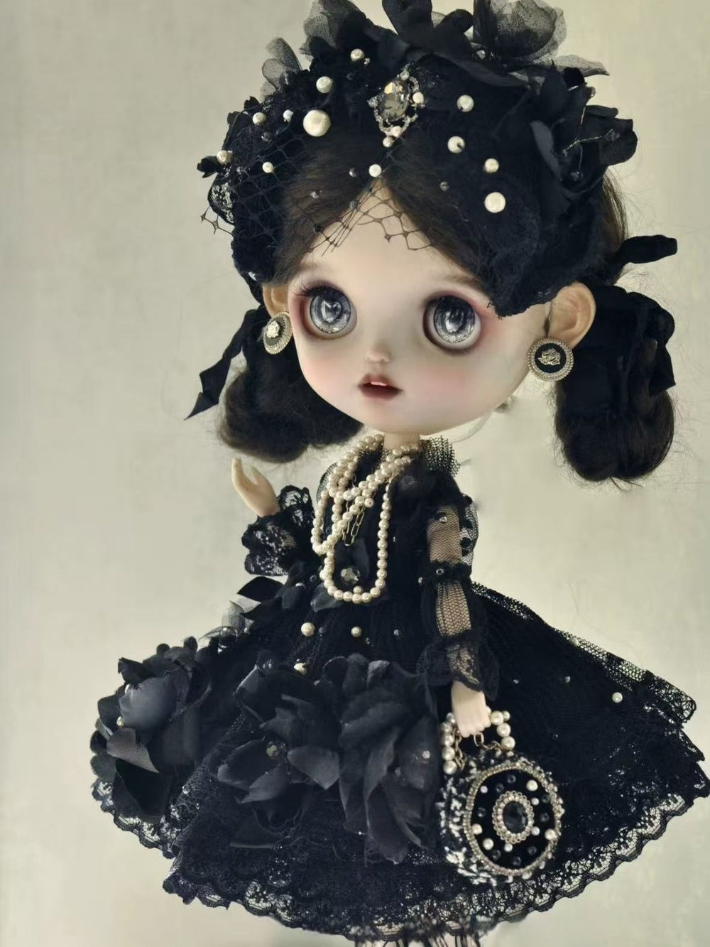 Luxury Elegant Noir Blythe Gown Set