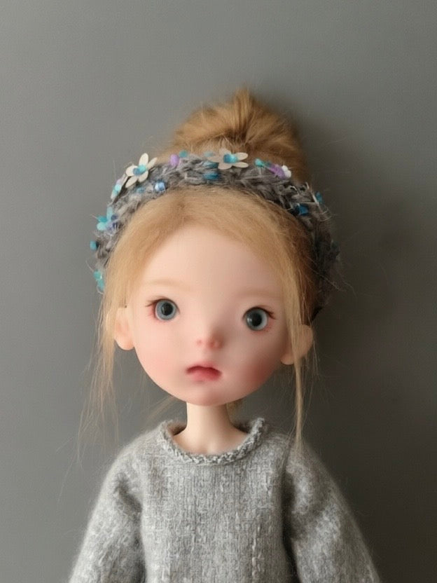Yarn Floral 1/6 BJD Headband On Doll Display | ToastDoll