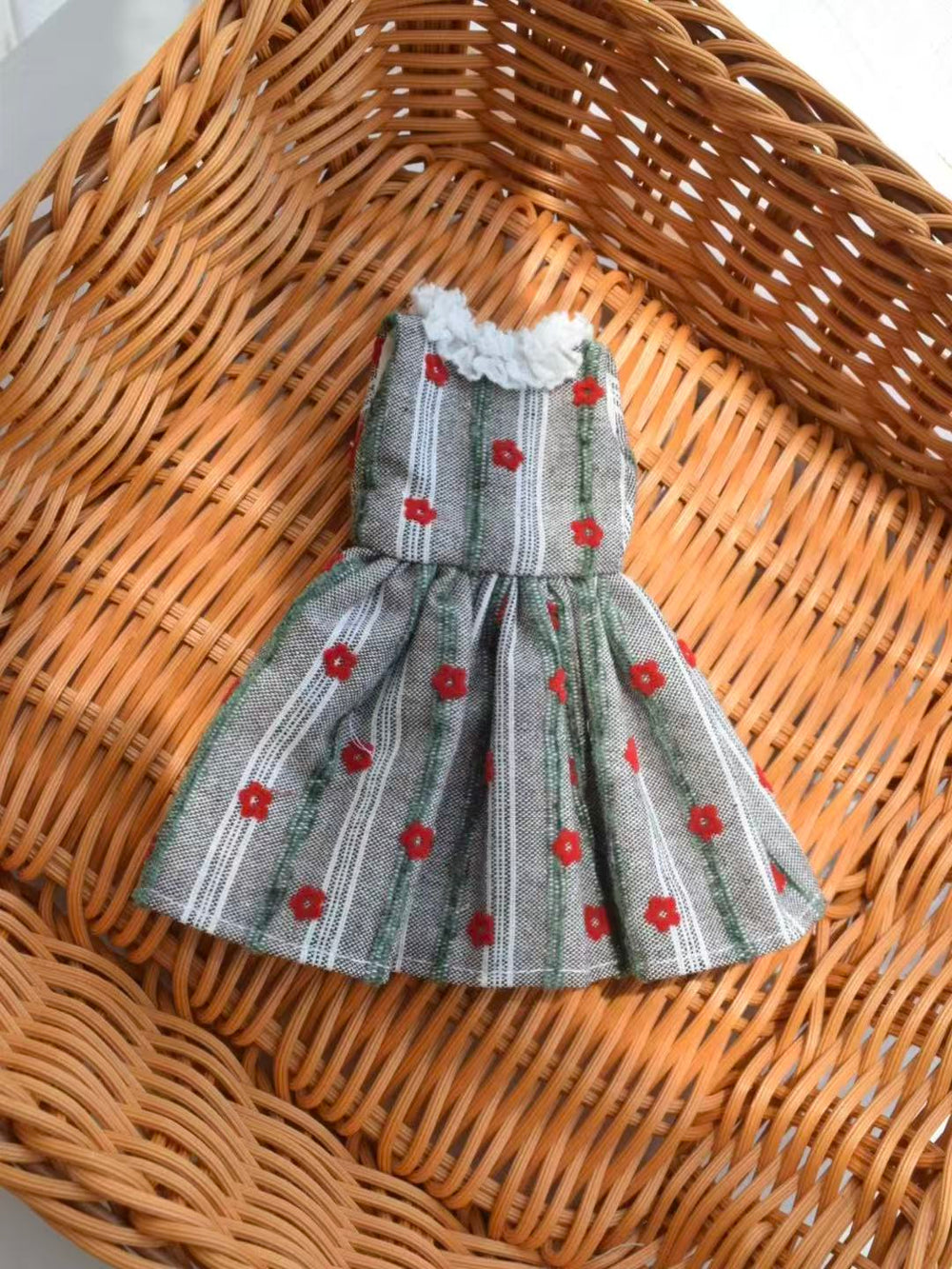 Red Grey Cottage Floral Blythe 1/6 BJD Set | ToastDoll